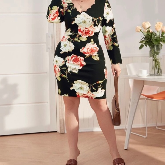 Scalloped Black Floral Dress NWOT - Picture 4 of 7